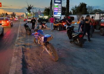 Imprudencia en moto: dos heridos graves en Ixmiquilpan