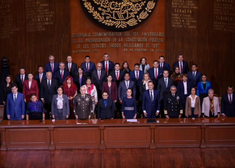 Julio Menchaca respalda a Claudia Sheinbaum en el 108° Aniversario de la Constitución