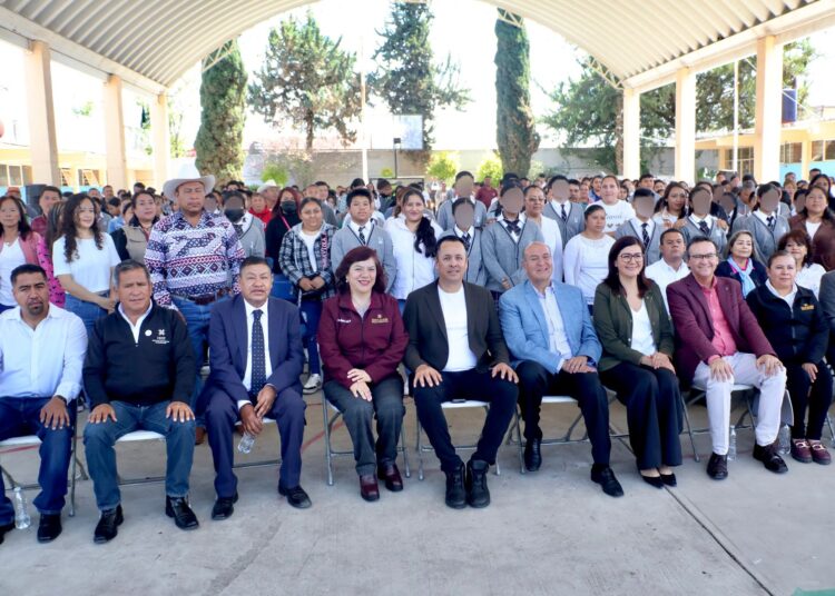 Tula se fortalece en materia educativa con importantes entregas y apoyos