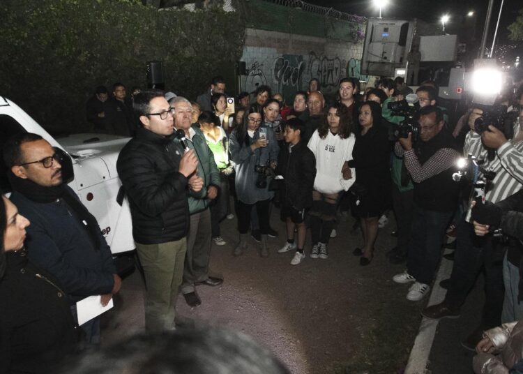 Jorge Reyes impulsa la mejora del alumbrado en Pachuca