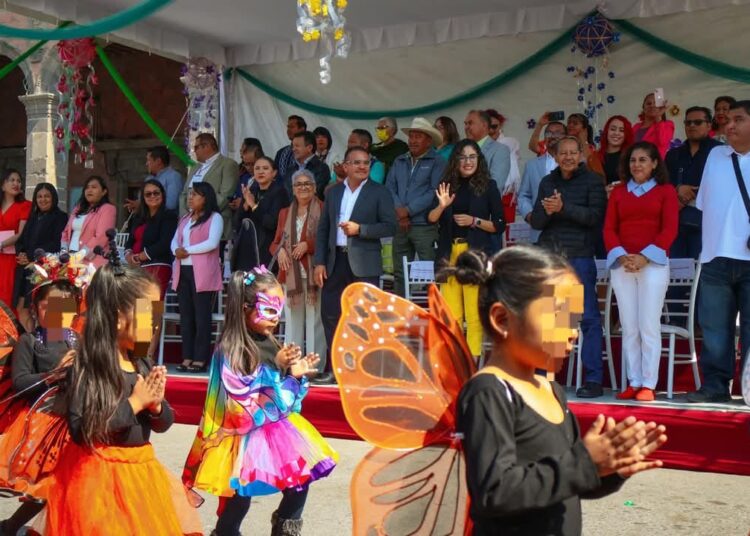 Ixmiquilpan da la bienvenida a la primavera con un desfile lleno de conciencia y tradición