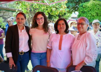 Más de 500 adultos mayores participan en “Actívate en tu Parque 2025”