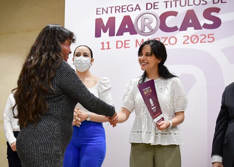 Tizayuca fortalece su economía con la entrega de 35 Registros de Marca a emprendedores locales