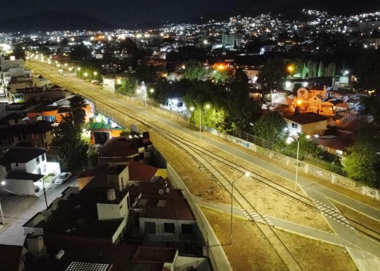 Pachuca ilumina segunda etapa de ciclovía