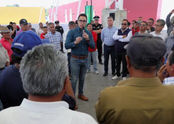 Lidera Jorge Reyes reunión con taxistas
