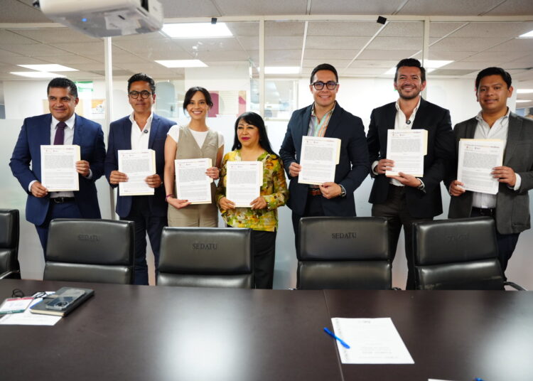 Hidalgo firma convenios para impulsar un desarrollo urbano sostenible y ordenado