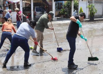 Eduardo Medécigo encabeza operativo de limpieza tras fuertes lluvias