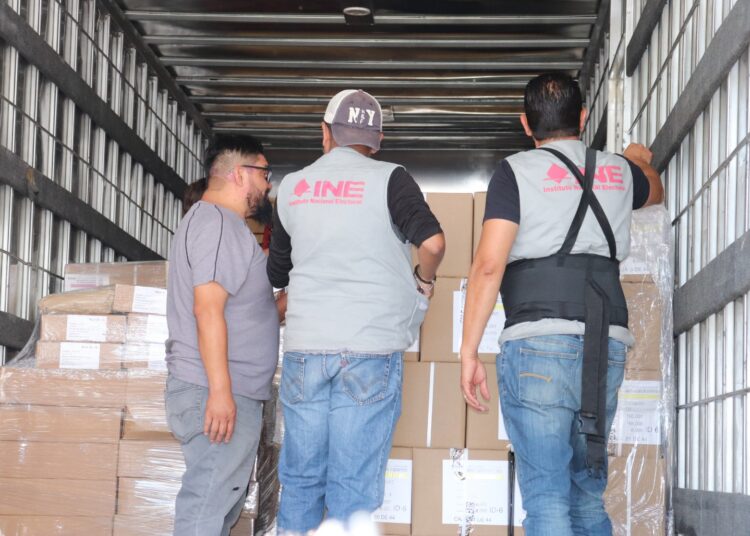 INE Hidalgo recibe boletas y material electoral