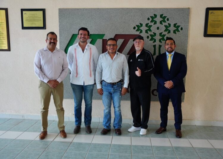 Presentan programa de becas en la UTVM: exalumnos y estudiantes ya participan en las convocatorias