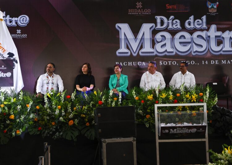 Reconocen a docentes hidalguenses en su día: “La educación es el motor de la transformación”