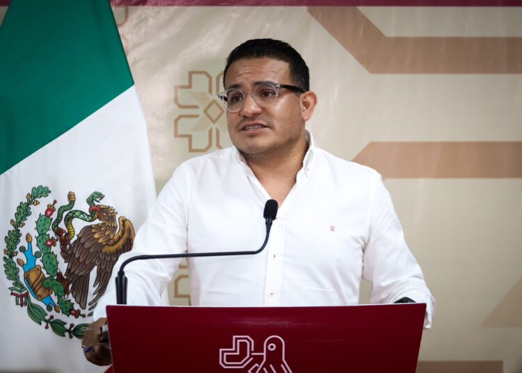 “Aquí no se negocia con la ley”: Emanuel Hernández defiende licitación de luminarias en Ixmiquilpan