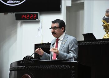 Diputado Arturo Gómez Canales rinde homenaje a Manuel Fernando Soto, impulsor de la creación del Estado de Hidalgo