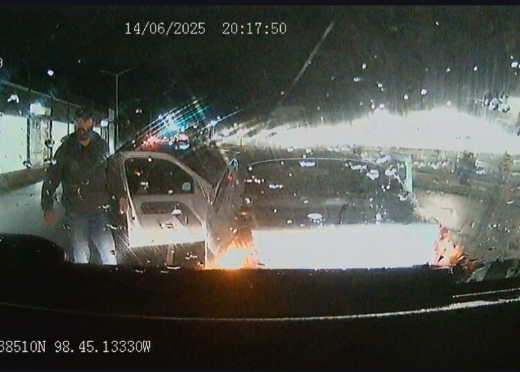 Reportan estable a conductor de Tuzobús tras tremenda golpiza por automovilista