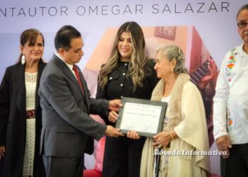 Congreso del estado homenajea al cantautor Omegar Salazar