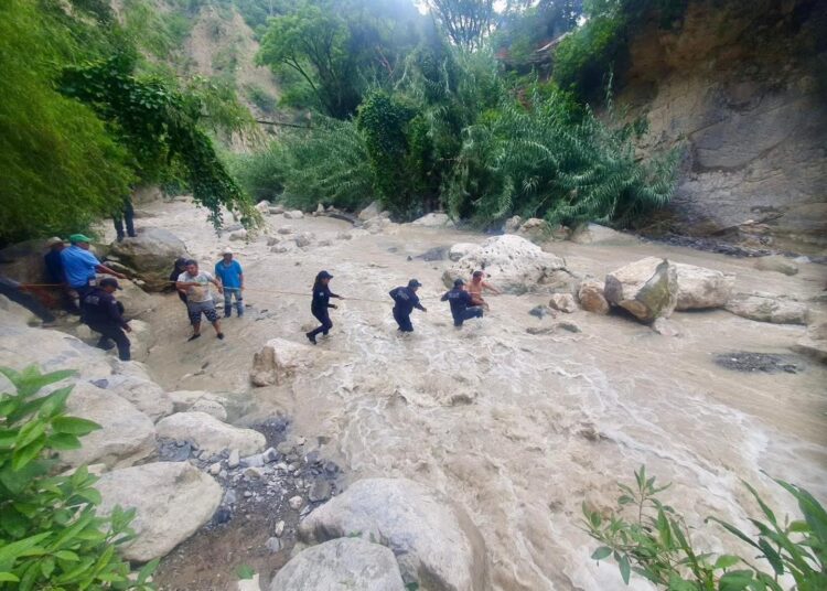 Pareja pierde la vida tras ser arrastrada por la corriente en Tolantongo