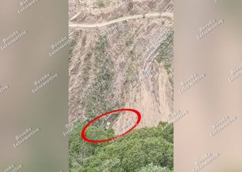 Una persona sin vida y un desaparecido tras volcadura en Nicolás Flores