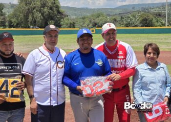 Tula de Allende inaugura nuevo campo de béisbol en El Carmen