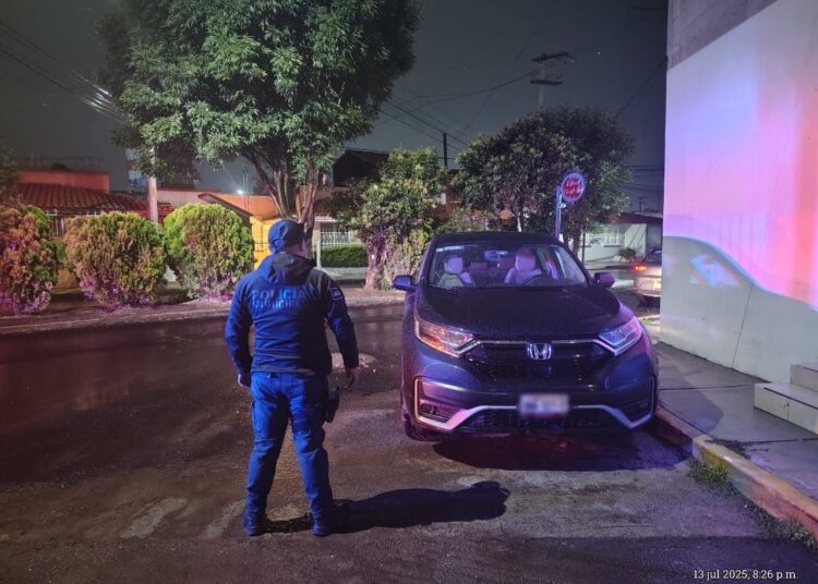 Vehículo robado es recuperado en Pachuca gracias a Segurichat