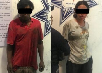 Detienen a pareja por agresión en tienda de conveniencia en Los Tuzos
