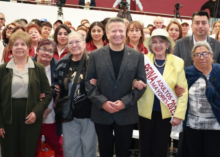 Julio Menchaca amplía servicios gerontológicos para 32 mil adultos mayores