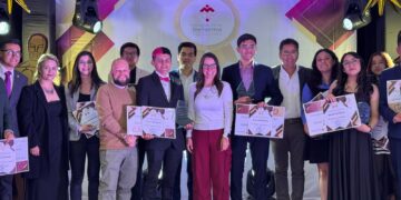 Eduardo Medécigo entrega el Premio Municipal de la Juventud 2025