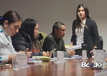 Presidenta de Cardonal abandona sesión tras ser cuestionada por contratos “ocultos”