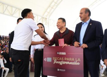 Con un sistema educativo sólido, gobierno de Julio Menchaca abre camino al futuro de sus jóvenes