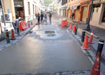 Continúan los trabajos de rehabilitación vial en el centro de Pachuca