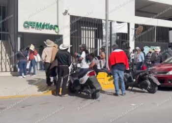 Habitantes de Alfajayucan se manifiestan en Ixmiquilpan y advierten bloqueo vial