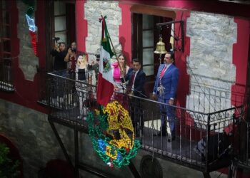 Presidente Municipal encabeza ceremonia del 215 aniversario del Grito en Huejutla