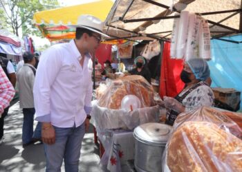 Jorge Reyes supervisa puestos en Plaza Juárez para garantizar seguridad durante las Fiestas Patrias en Pachuca
