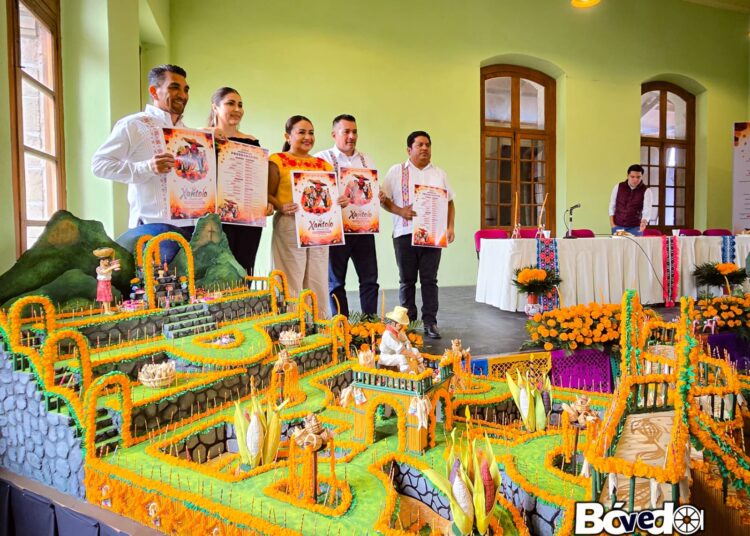 Huejutla presenta la maqueta del Gran Escenario del Xantolo 2025