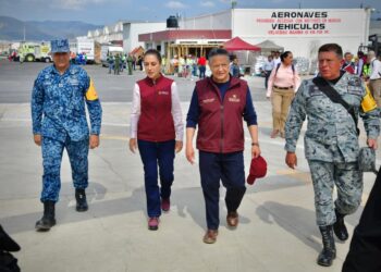 Julio Menchaca recibe en Hidalgo a Claudia Sheinbaum; evalúan atención y se dirigen a comunidades afectadas en la Sierra y la Otomí-Tepehua