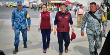 Julio Menchaca recibe en Hidalgo a Claudia Sheinbaum; evalúan atención y se dirigen a comunidades afectadas en la Sierra y la Otomí-Tepehua