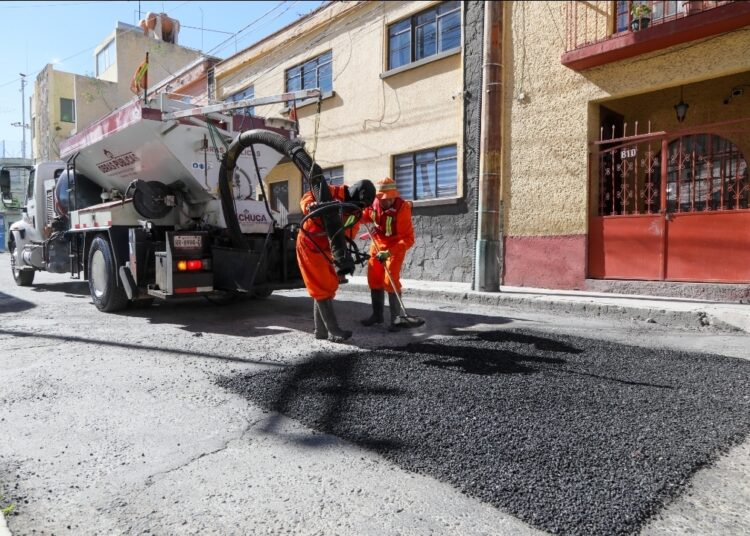 Avanza en Pachuca programa de bacheo con inversión de 15 millones de pesos