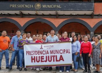 DIF Huejutla entrega ayuda humanitaria a familias afectadas por las lluvias en Calnali