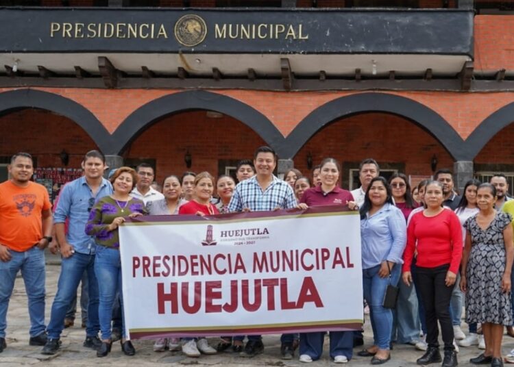 DIF Huejutla entrega ayuda humanitaria a familias afectadas por las lluvias en Calnali