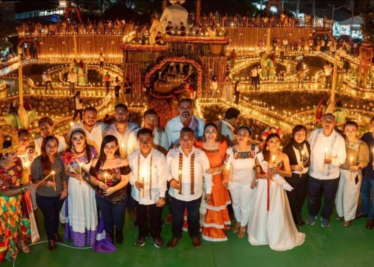 Huejutla honra al ánima sola con 2025 velas