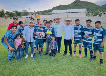 Alcalde Enrique Estrada refuerza su compromiso con el deporte y la unidad comunitaria