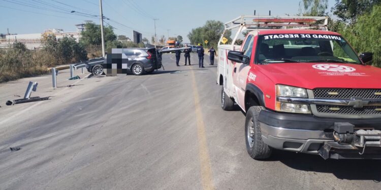 Fatal accidente en Atitalaquia: mujer pierde la vida y joven resulta lesionado