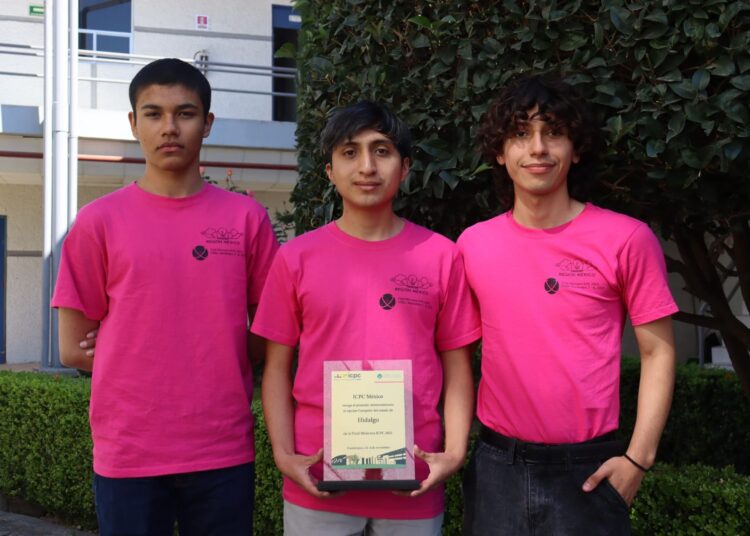 Estudiantes Garza reciben reconocimiento nacional por mejor desempeño en programación