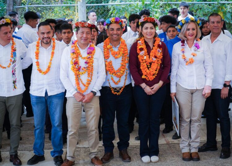 Alfredo San Román agradece el valioso apoyo del sector educativo en las fiestas de Xantolo 2025