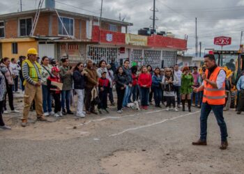 Alcalde Eduardo Medécigo inicia obra de pavimentación “en concreto” en Mineral de la Reforma
