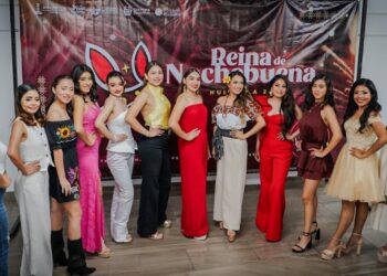 Presentan oficialmente a las aspirantes del certamen Reina de Nochebuena Huejutla 2025