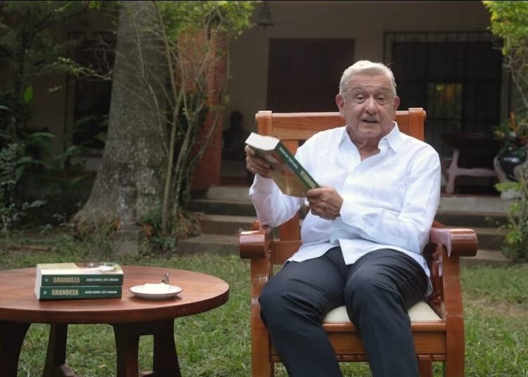 López Obrador anuncia su nuevo libro “Grandeza” tras un año de ausencia en redes