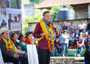 Programas sociales son política pública, no una dádiva: Julio Menchaca