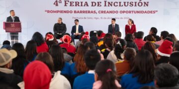 Julio Menchaca renueva compromiso con las personas con discapacidad