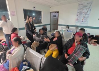 DIF Huejutla protege a familias ante el frío con entrega de cobijas y acciones preventivas de salud