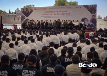 Julio Menchaca refuerza la seguridad y reconoce a policías de Hidalgo