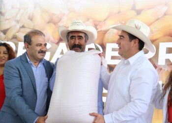 Con entrega de semillas en los 84 municipios, impulsa gobierno de Hidalgo productividad del campo